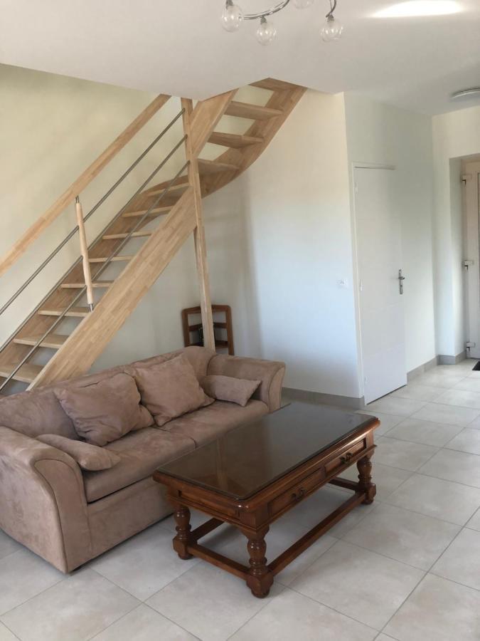 Residence Merlin Appartement Arthur Saint-Malon-sur-Mel Екстер'єр фото